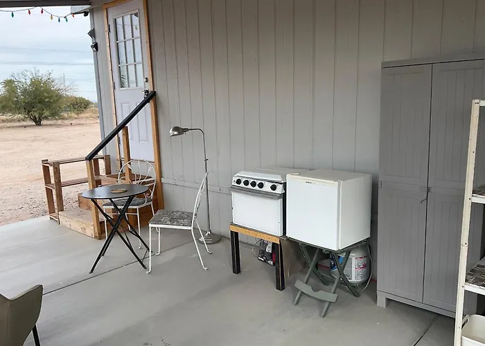 Alternative Desert Apartment *